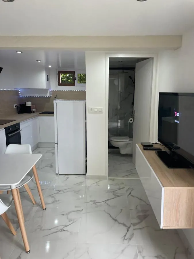 Appartement Sur Saint Laurent Du Var Apartment Saint-Laurent-du-Var